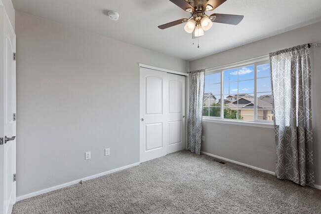 Building Photo - 3 Bedroom 2 1/2 Bath in Loveland