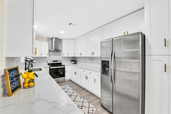 Building Photo - 9714 Blankenship Dr