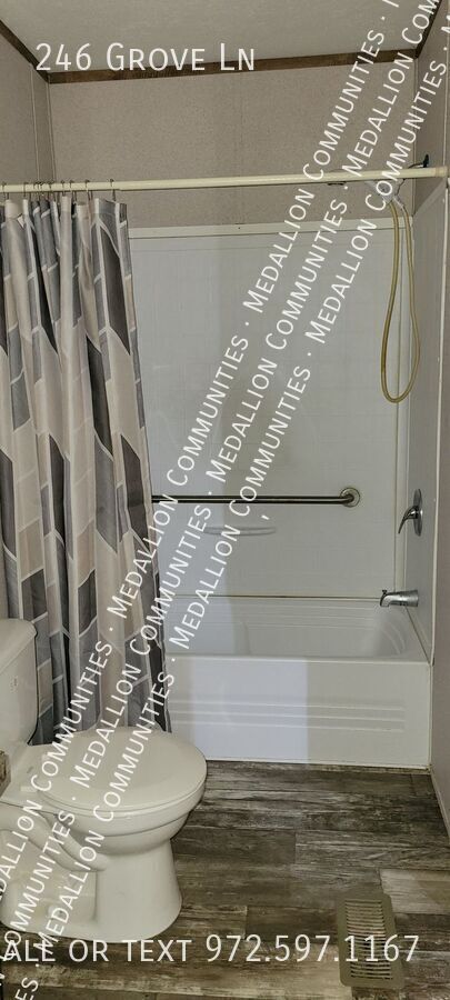 Building Photo - 246 Grove Ln