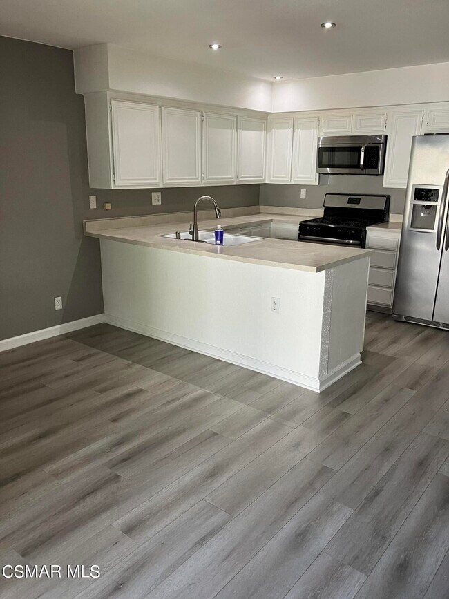 Building Photo - 2558 Northlake Cir