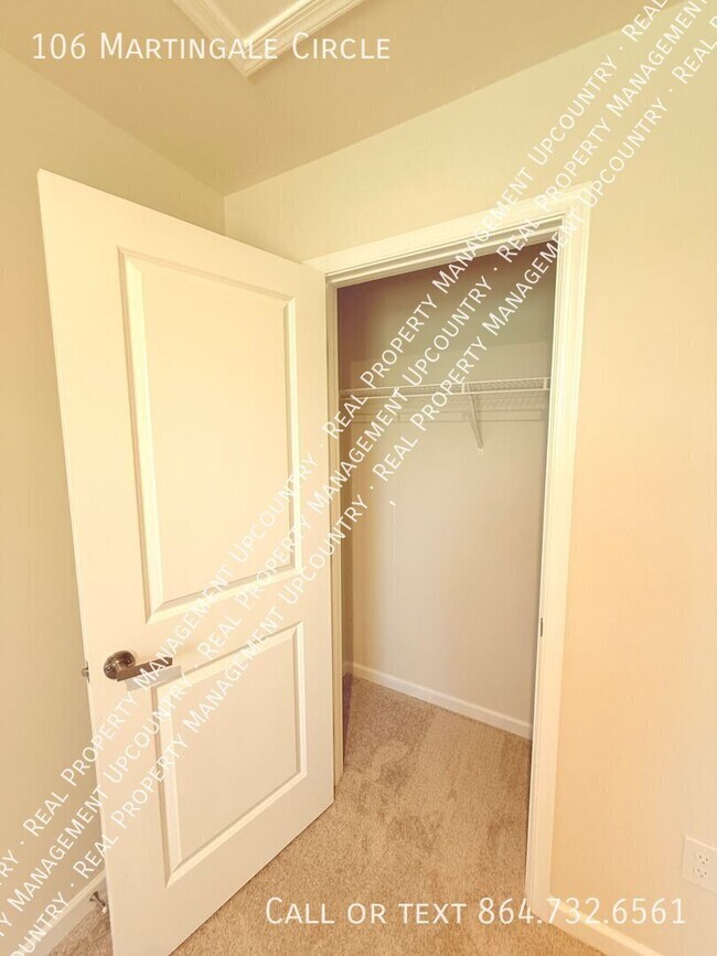 Building Photo - 106 Martingale Cir