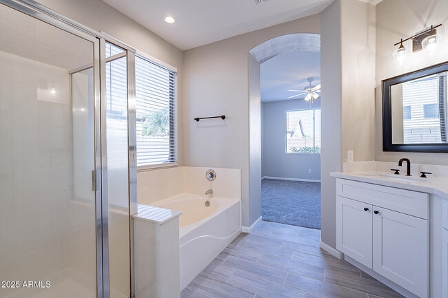 Building Photo - 12614 W Earll Dr