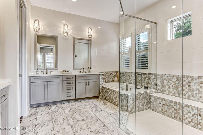 Building Photo - 14909 Venosa Cir