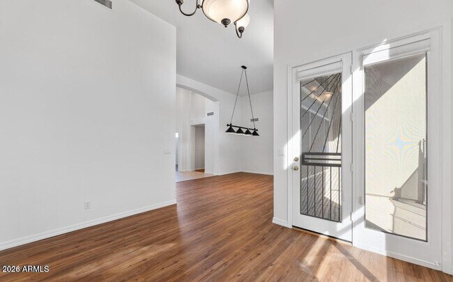 Building Photo - 1617 E Tierra Buena Ln