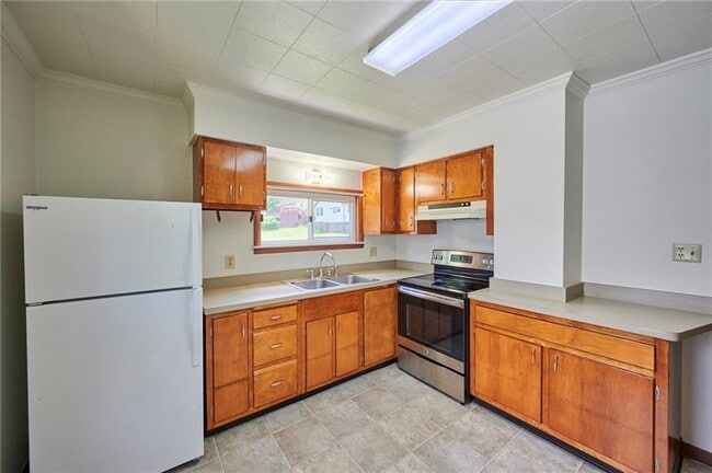 Building Photo - 105 Howard Derrick Ln