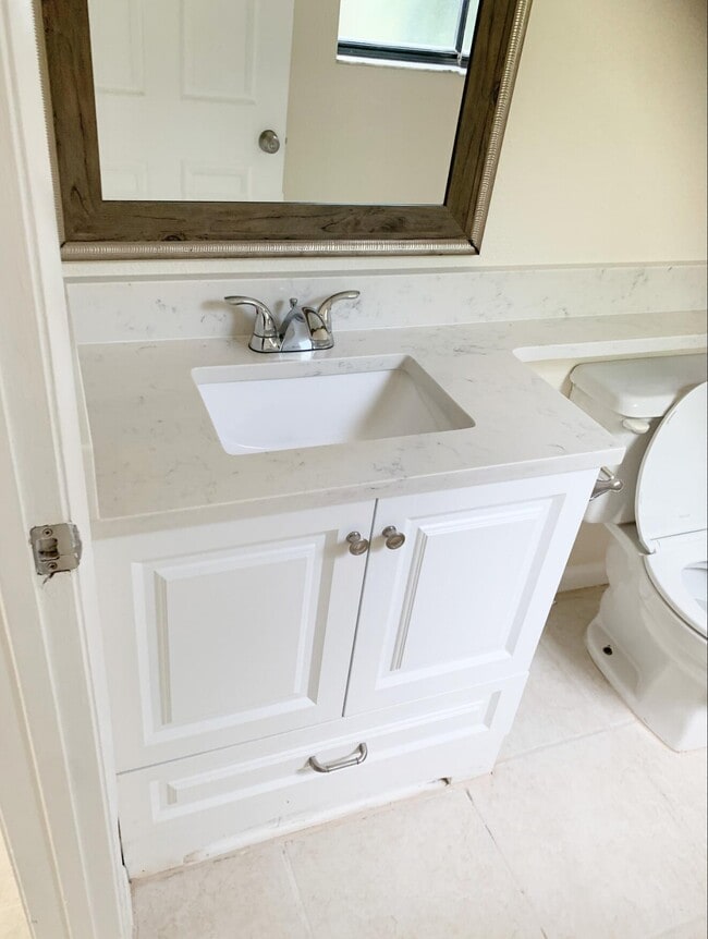 Building Photo - 13 N Crossings Cir