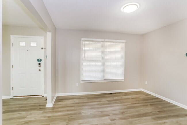 Building Photo - 467 Wheatfield Dr