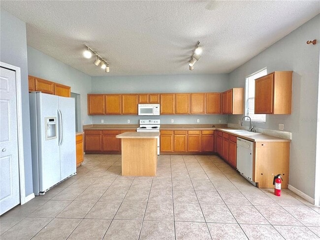 Building Photo - 5032 Adair Oak Dr