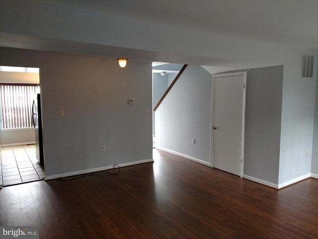Building Photo - 15205 Streamside Ct