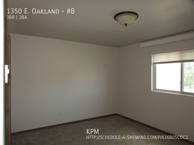 Building Photo - 1350 E. Oakland-#B