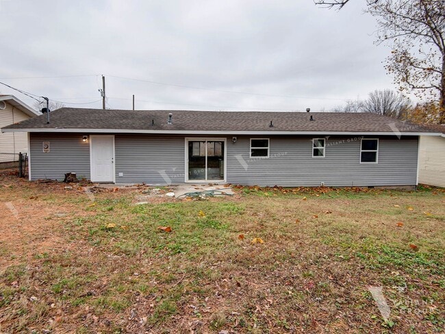 Building Photo - Spacious 4-Bedroom, 3-Bath Home for Rent i...