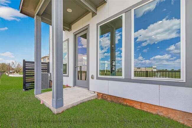 Building Photo - 10719 Mason Rd