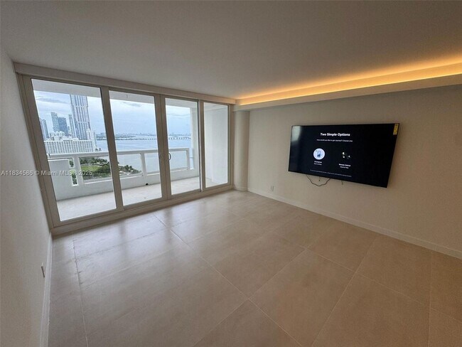 Building Photo - 1717 N Bayshore Dr