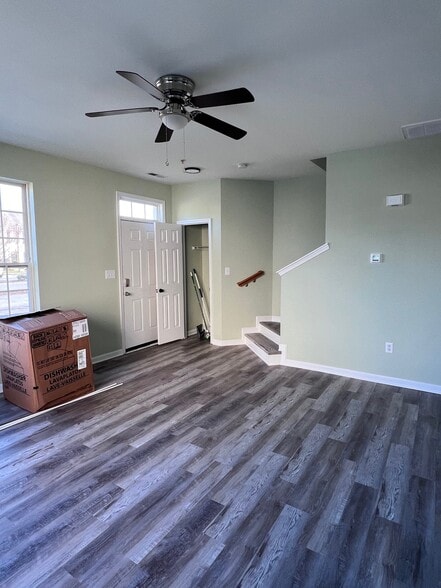 Building Photo - 1011 Meadow View Dr