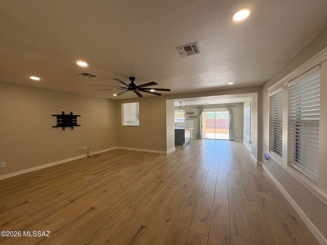 Building Photo - 10552 S Sunshower Way