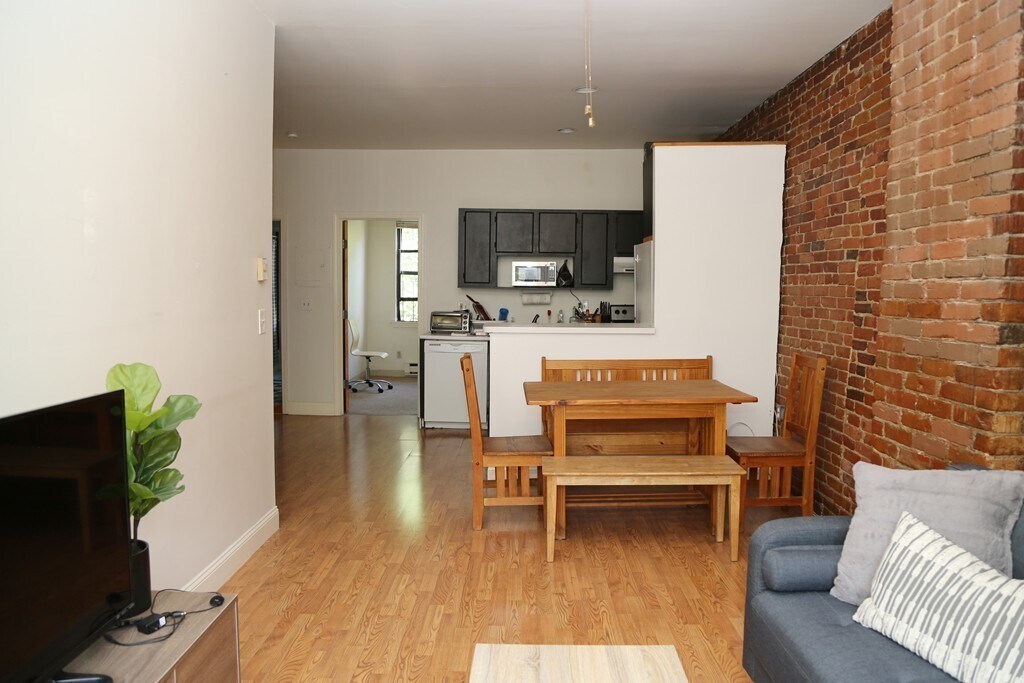 Building Photo - 76 E Brookline St
