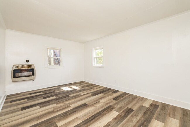 Building Photo - 124 S Chillicothe St