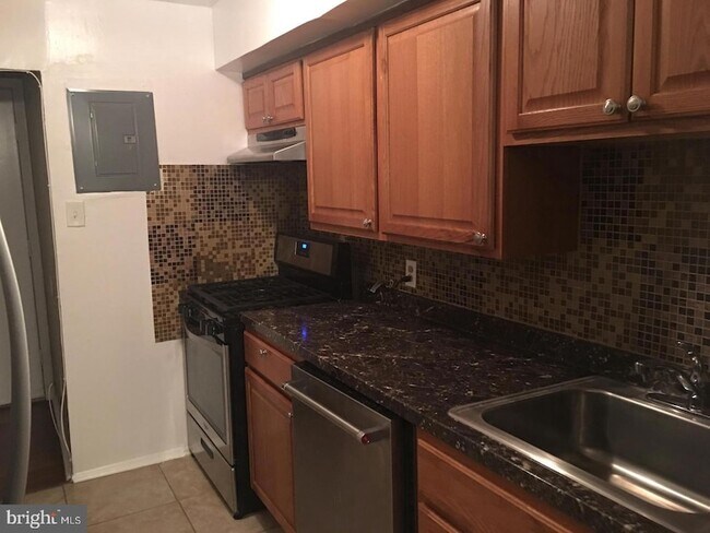 Building Photo - 3928 Stone Gate Dr