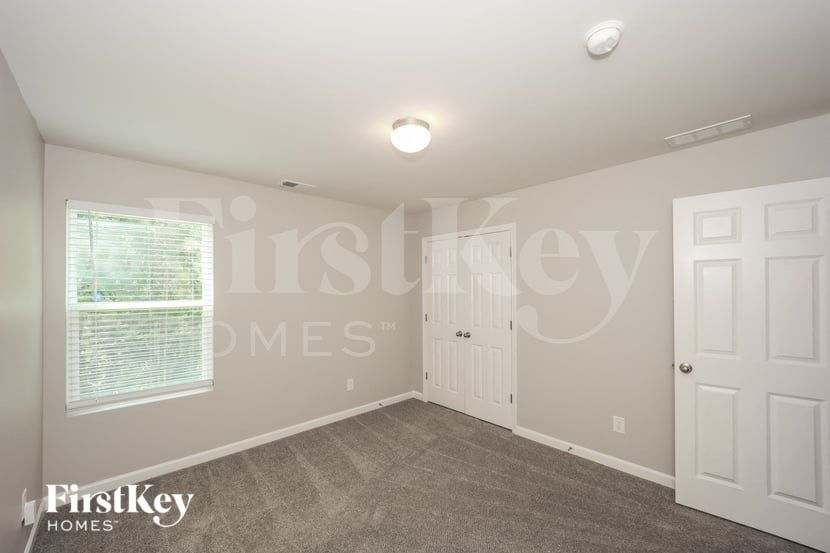 Building Photo - 59 Hill Top Circle