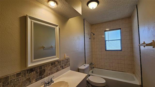 Building Photo - 202 Park Cir