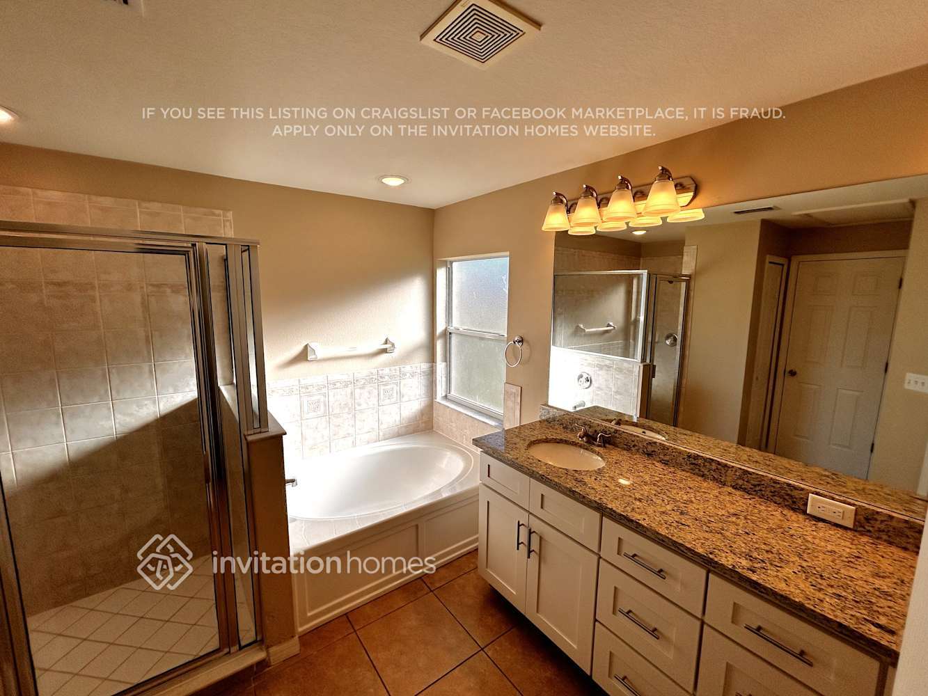 Building Photo - 2389 Hamlet Cir