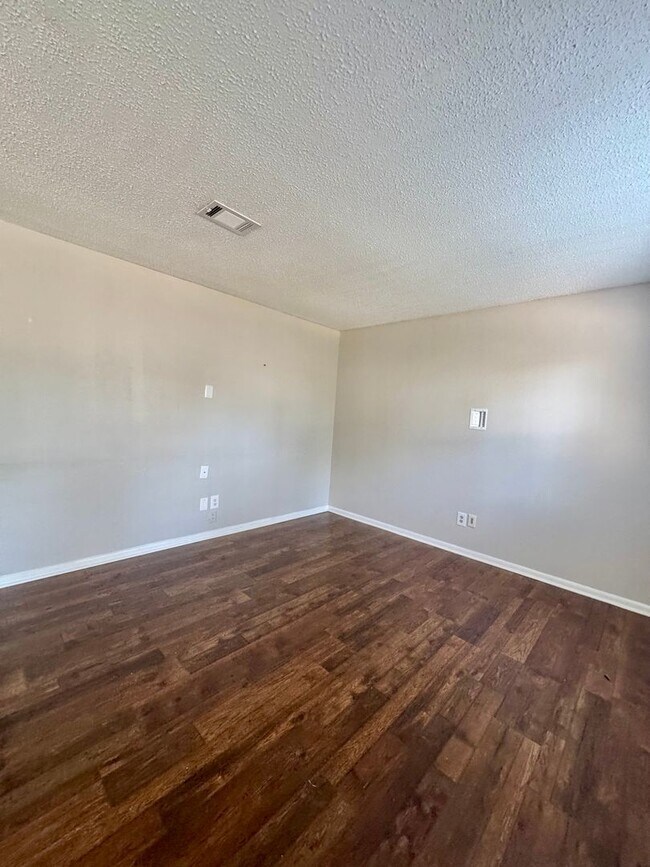 Building Photo - Cozy Living in a Quiet Augusta Community