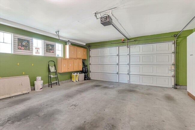 Building Photo - 929 Monarch Cir