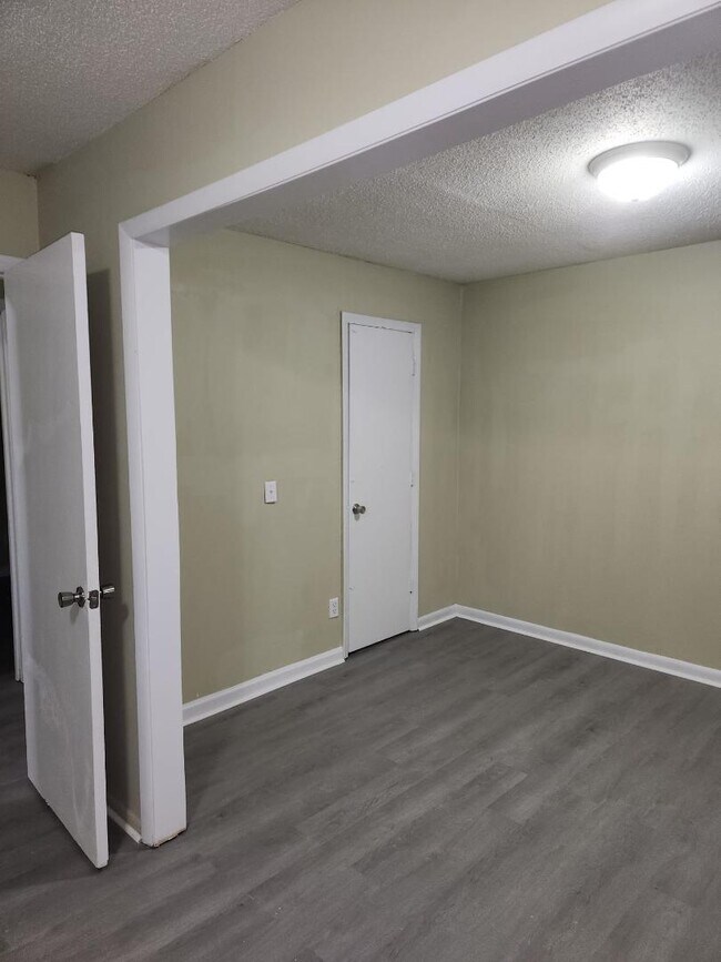 Building Photo - 128 Cherryview Ln
