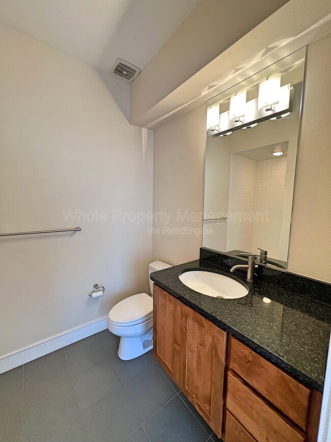 Building Photo - 2403 Bryant St