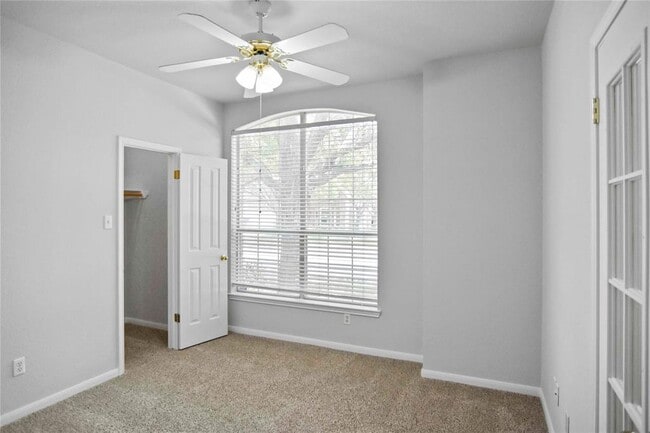 Building Photo - 17504 Lake Pines Dr