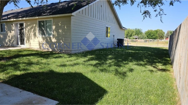 Building Photo - Fantastic Home with RV Parking!