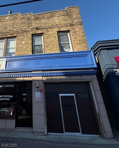 Building Photo - 141 Franklin Ave