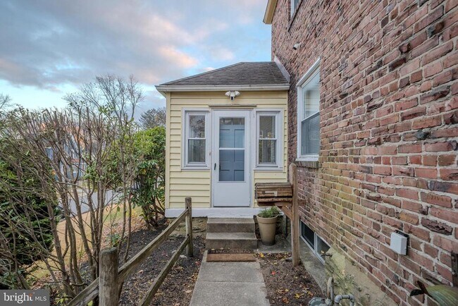 Building Photo - 630 Naylors Run Rd