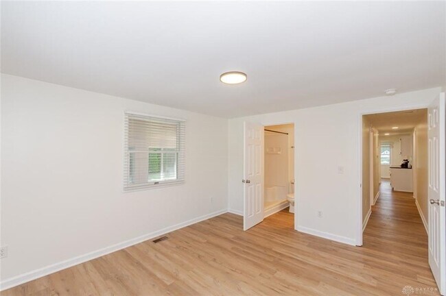 Building Photo - 679 Lakengren Dr