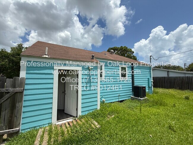 Building Photo - 501 19th Ave N