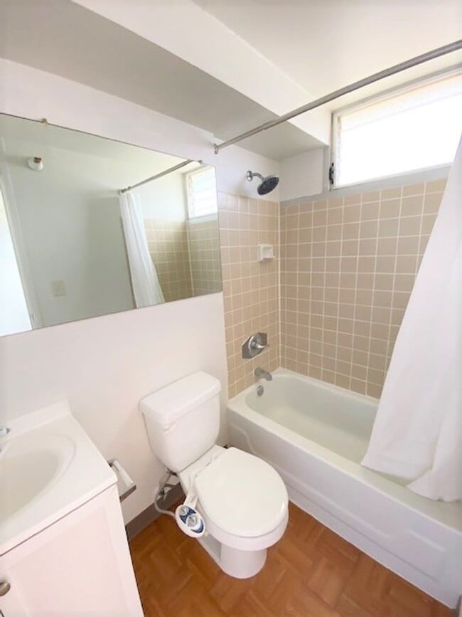 Building Photo - Studio unit at Century Park Plaza