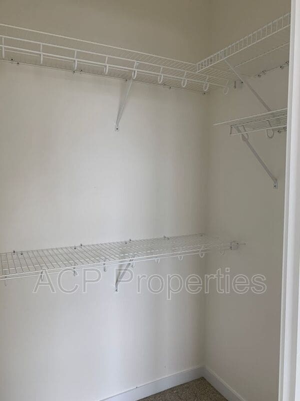 Building Photo - 2285 Brome St