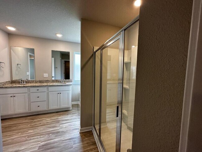 Building Photo - 2551 Arbordale Lp