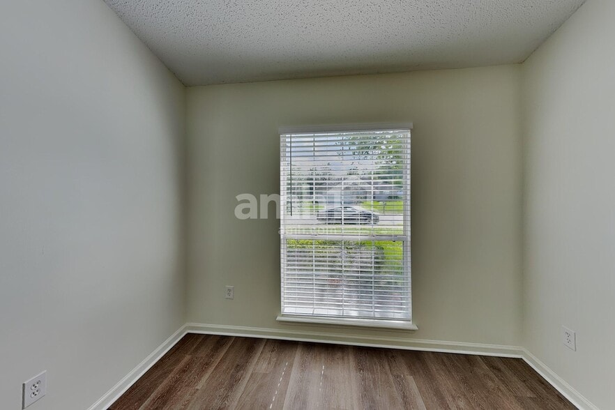 Building Photo - 11609 Deep Springs Dr N