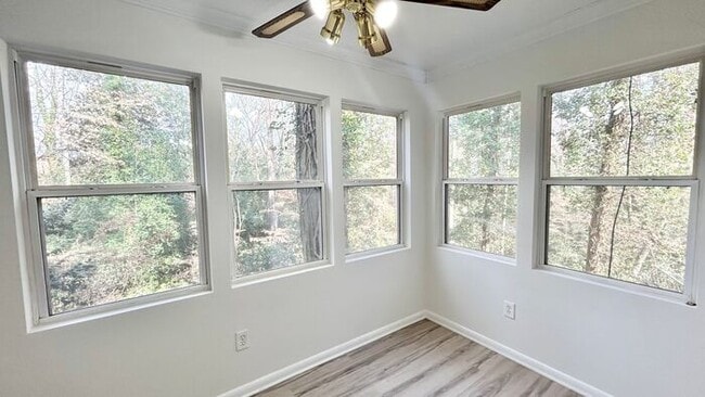 Building Photo - North Atlanta 1 Bed-1 Bath Condo, LVP Hardwoods, Sunroom/Office, Available Mid-July!