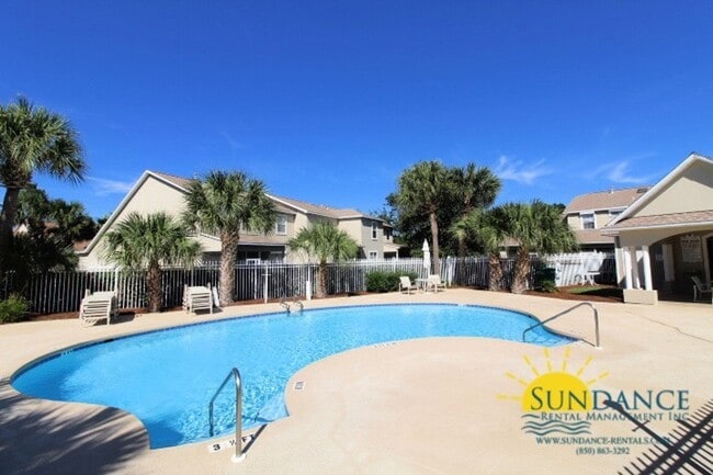 Building Photo - Gorgeous 3 Bedroom Townhouse in Miramar Beach