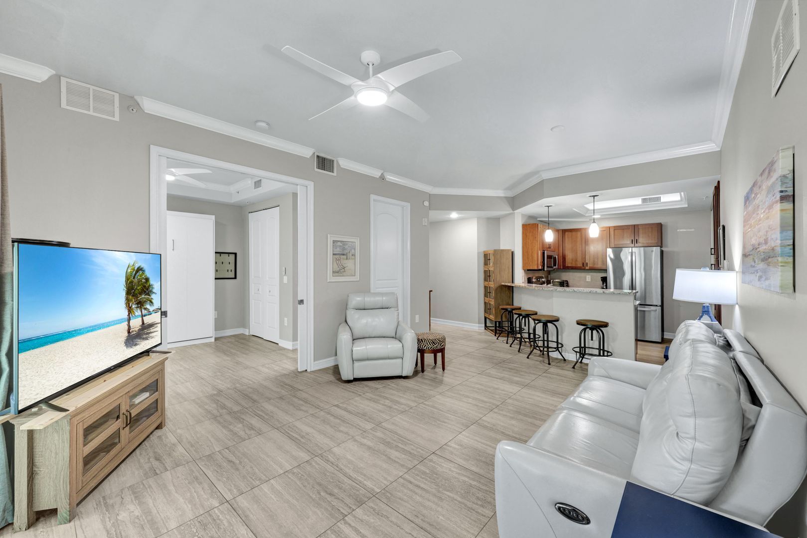 Living Room - 4450 Chickee Hut Ct