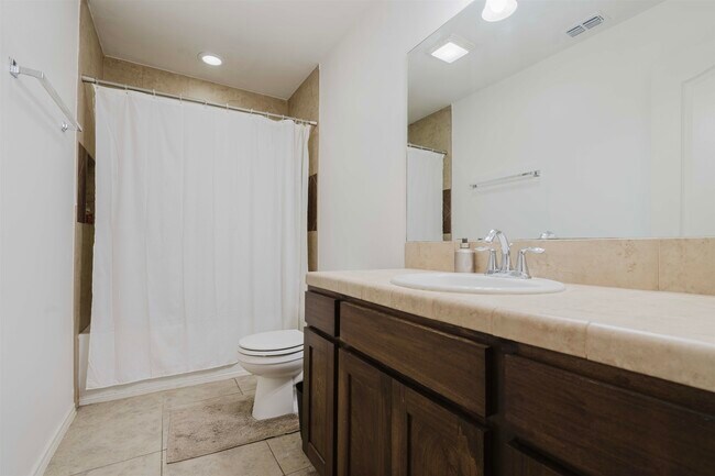 Building Photo - 5704 Montevista Dr