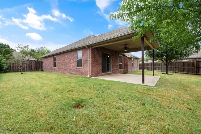 Building Photo - 6305 S 44th Pl