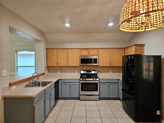 Building Photo - 13111 Cherryglade Ct