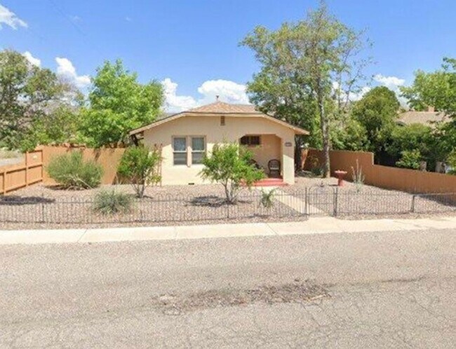 Primary Photo - Coming Nov 1st - 3 Bedroom 2 Bath home in ...