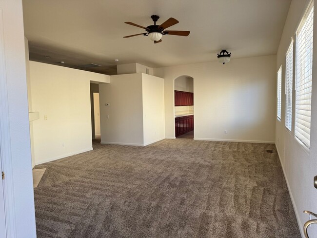 Building Photo - Pet Friendly 4 Bedroom Home Available in T...