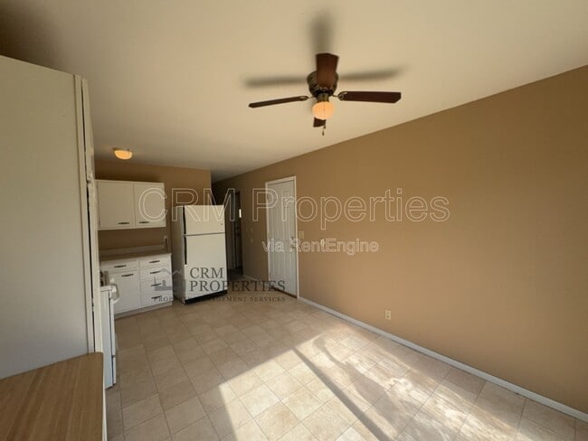 Building Photo - 2400 Balmoral Blvd