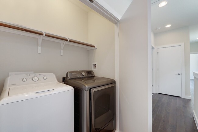 Building Photo - 3108 Aldwyche Dr