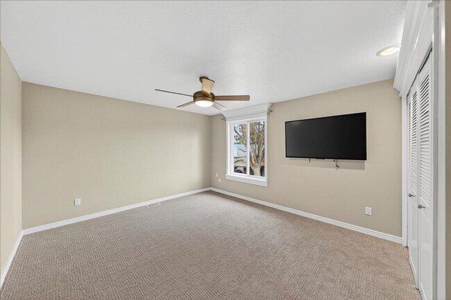 Building Photo - Gorgeous Updated Home in the Heart of Eagle Hills